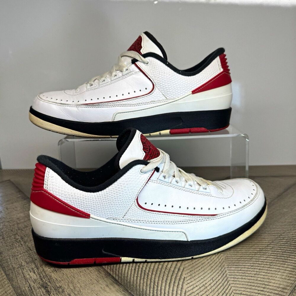 Jordan Air Jordan 2 Retro 2016 Low Top Chicago White/Black-Red 832819-101 SZ 10